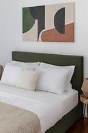 Stylish 1BR Retreat Near Alimos Beach Tram