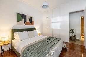 Stylish 1BR Retreat Near Alimos Beach Tram