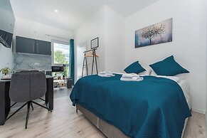 Lit Living-Luxury-Box Spring - Parking