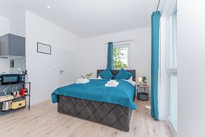 Lit Living-Luxury-Box Spring - Parking