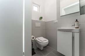 Lit Living-Luxury-Box Spring - Parking