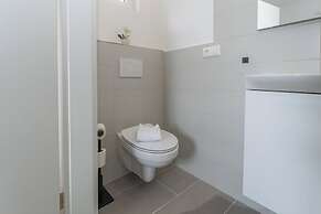 Lit Living-Luxury-Box Spring - Parking