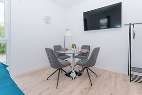 Lit Living-Luxury-Box Spring - Parking