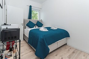 Lit Living-Luxury-Box Spring - Parking