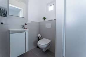 Lit Living-Luxury-Box Spring - Parking