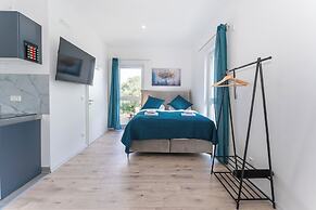 Lit Living-Luxury-Box Spring - Parking