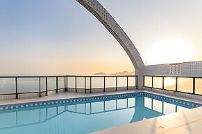 Flat beira-mar com piscina na cobertura