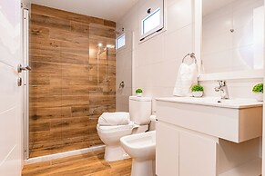 Deluxe Apartments Downtown by BueRentals