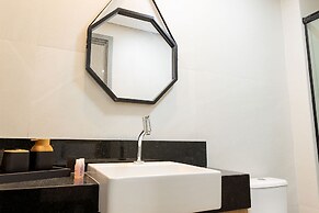 Breeze Residence By Carpediem