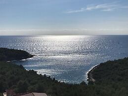 Sunrise Sunset Seaview Walk to Vis Iconic Beaches