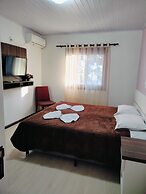 Pousada Essência Plátanos