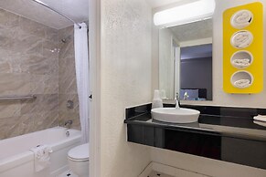 Studio 6 - Beaumont, TX