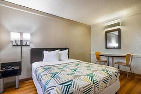 Studio 6 - Beaumont, TX