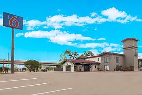 Studio 6 - Beaumont, TX