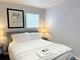 Modern 1B Studio Oasis Plaza District Access 32C