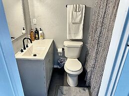 Modern 1B Studio Oasis Plaza District Access 32C