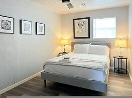 Modern 1B Studio Oasis Plaza District Access 32C