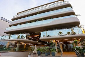 Setai Yacht Premium II - By Almare Flats