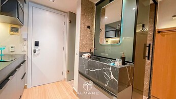 Setai Yacht Premium II - By Almare Flats