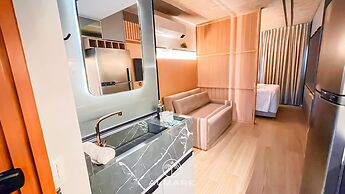 Setai Yacht Premium II - By Almare Flats