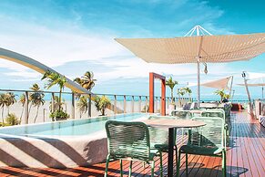 Setai Yacht Premium II - By Almare Flats