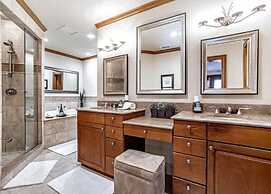 Ski in, Ski out 3 Bedroom Condo at the Beaver Creek Lodge