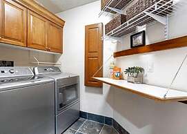 Ski in, Ski out 3 Bedroom Condo at the Beaver Creek Lodge