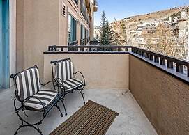 Ski in, Ski out 3 Bedroom Condo at the Beaver Creek Lodge