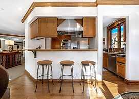 Ski in, Ski out 3 Bedroom Condo at the Beaver Creek Lodge