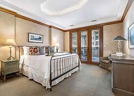 Ski in, Ski out 3 Bedroom Condo at the Beaver Creek Lodge