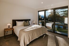 The Clearview House - Lake Views