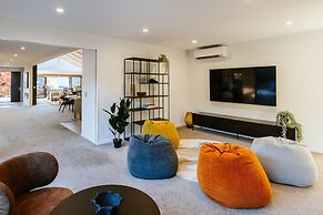 The Clearview House - Lake Views