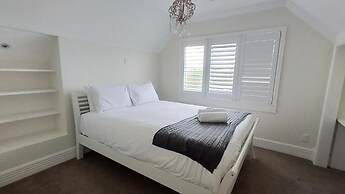 3min to beach 4 bedroom villa