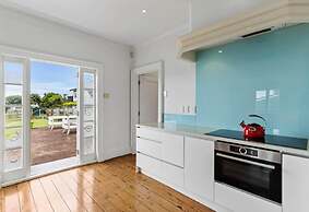 3min to beach 4 bedroom villa