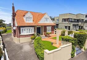 3min to beach 4 bedroom villa
