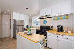 Waterfront Newport Condos w. Dock Access, Walk to Balboa Fun Zone and