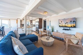 Waterfront Condos With Dock Access Near Sand, Shops & Balboa Fun Zone