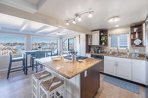 Waterfront Condos With Dock Access Near Sand, Shops & Balboa Fun Zone