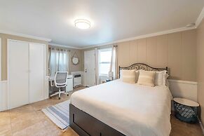 Waterfront Condos With Dock Access Near Sand, Shops & Balboa Fun Zone