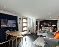 Cozy Mountain Cottage