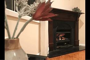 Cozy Mountain Cottage