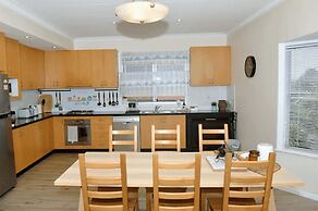 Cozy Mountain Cottage