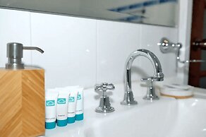 Cozy Mountain Cottage