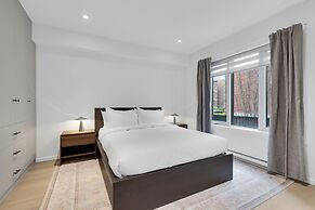 Le Victoria MidTown Montreal