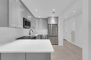 Le Victoria MidTown Montreal