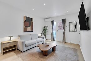 Le Victoria MidTown Montreal