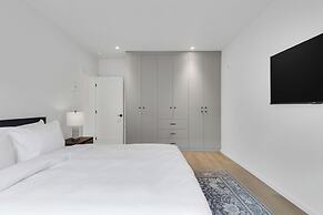 Le Victoria MidTown Montreal