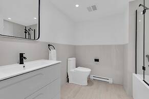 Le Victoria MidTown Montreal