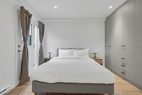 Le Victoria MidTown Montreal