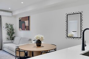 Le Victoria MidTown Montreal